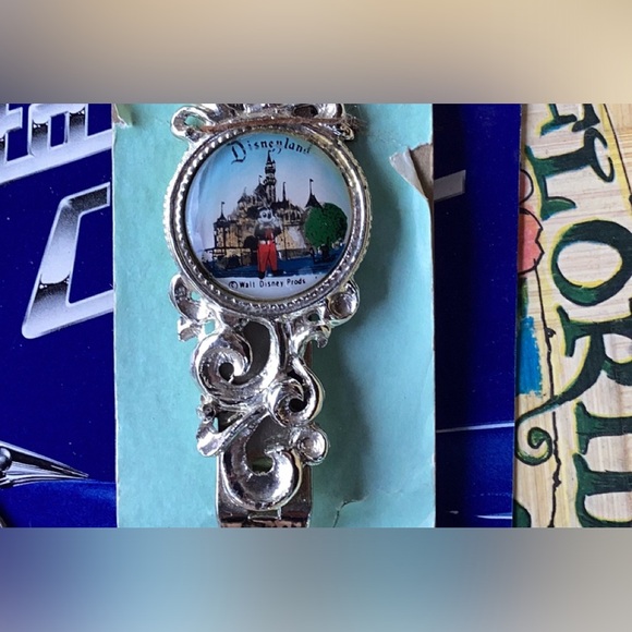 βοΈ VNTG 1975 MAGIC KINGDOMS Book Walt Disney Collectible! - Picture 13 of 17